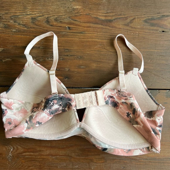 36C Vince Camuto tan and floral bra. - Picture 7 of 7